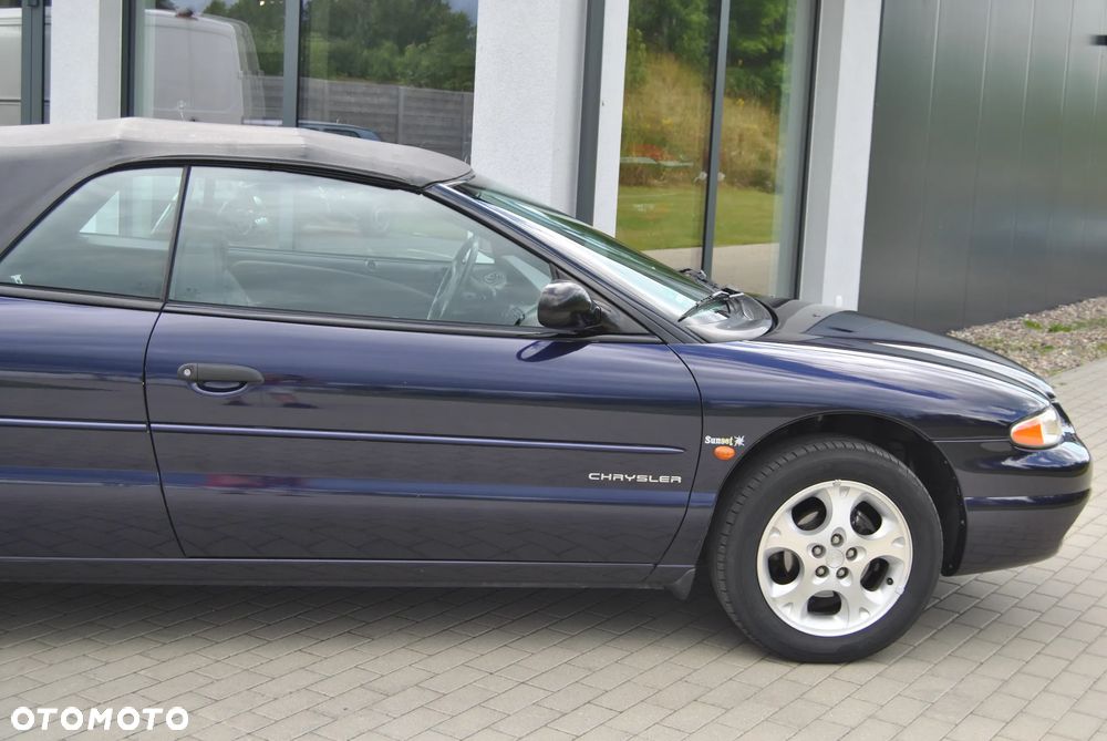 Chrysler Stratus - 12