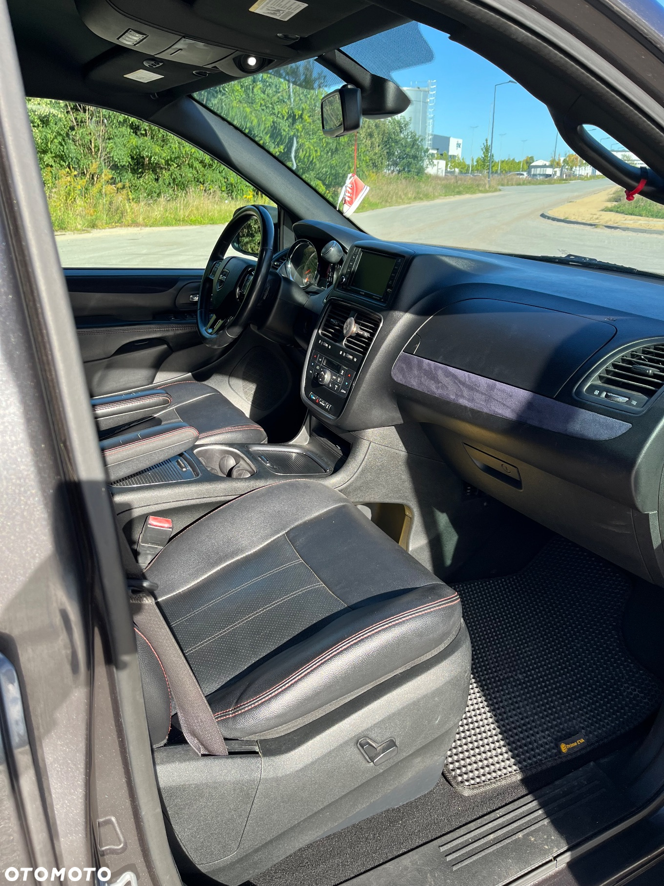 Dodge Grand Caravan - 18