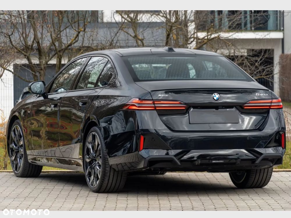 BMW Seria 5 540d xDrive mHEV M Sport - 9