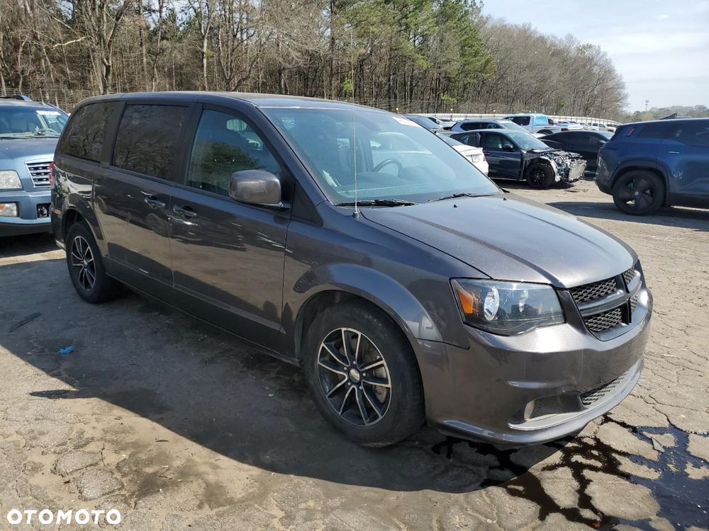 Dodge Grand Caravan - 12
