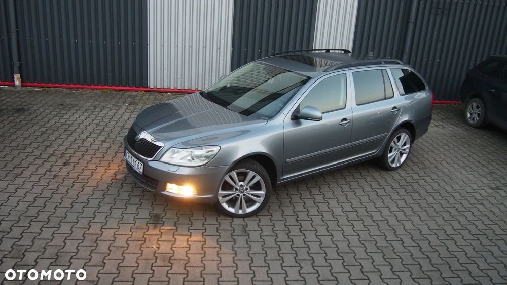 Skoda Octavia Combi 2.0 TDI DPF 4x4 DSG Elegance - 32