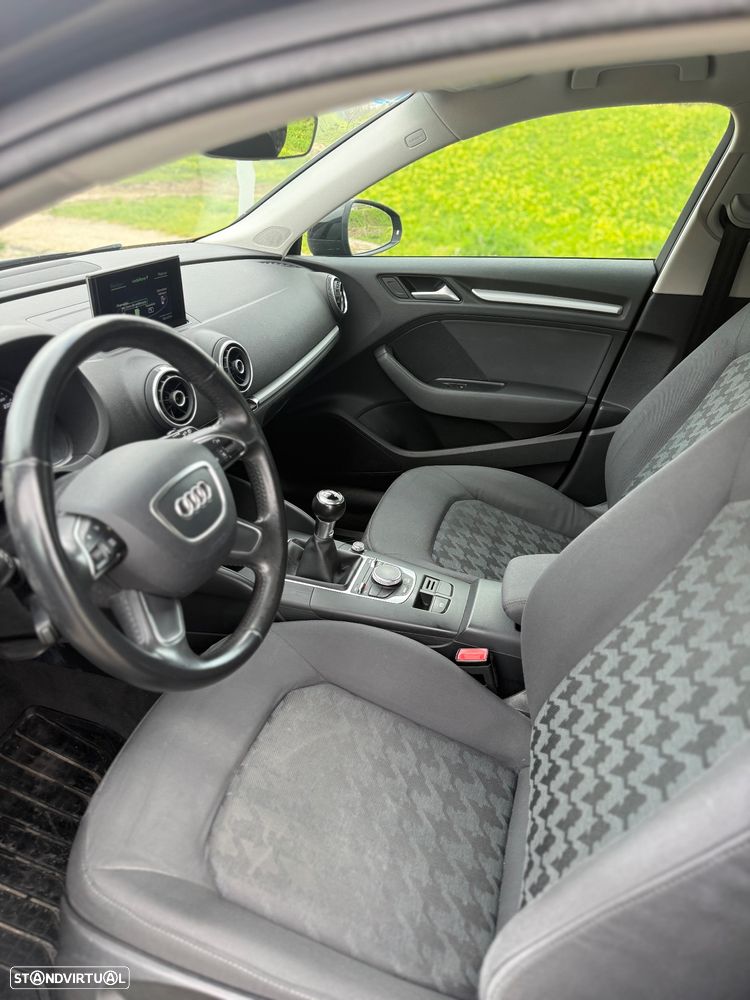 Audi A3 Sportback 1.6 TDI Attraction - 6