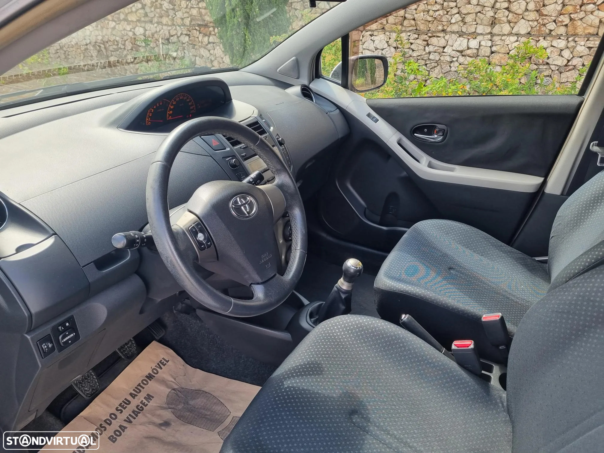 Toyota Yaris 1.0 VVT-i AC - 12