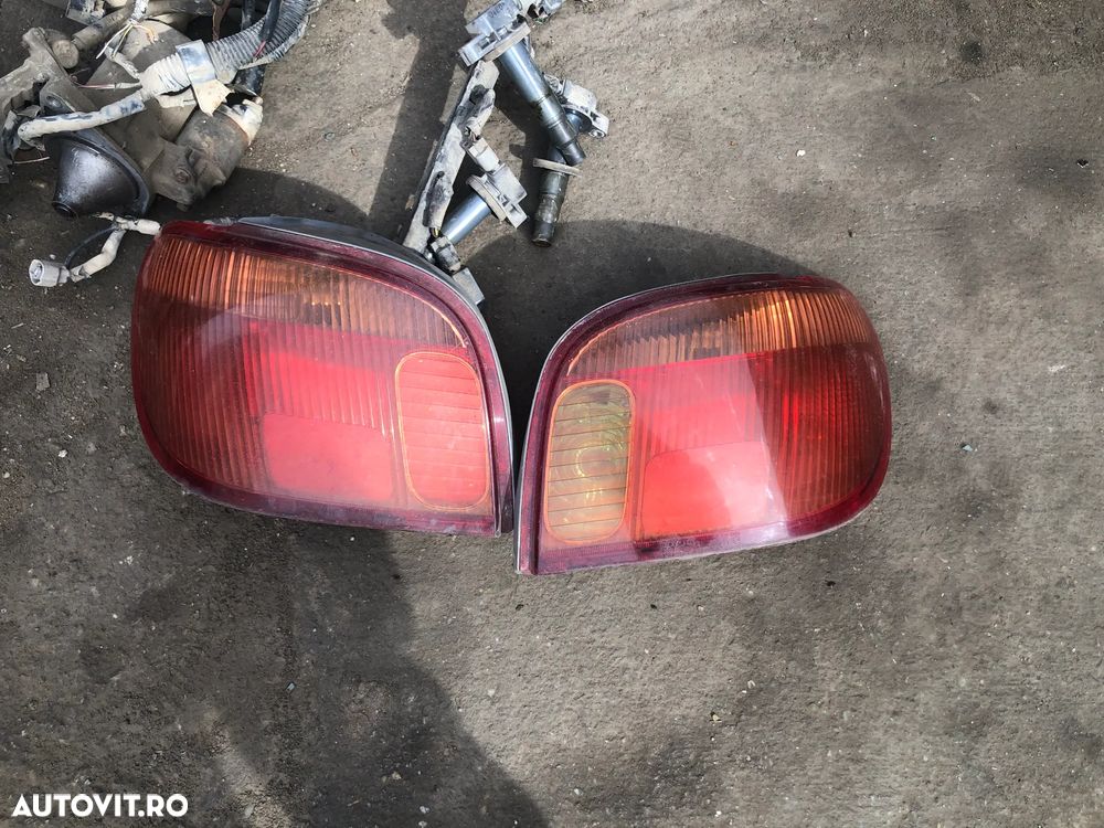 Stop lampa stanga/dreapta spate Toyota Yaris 2003 - 1