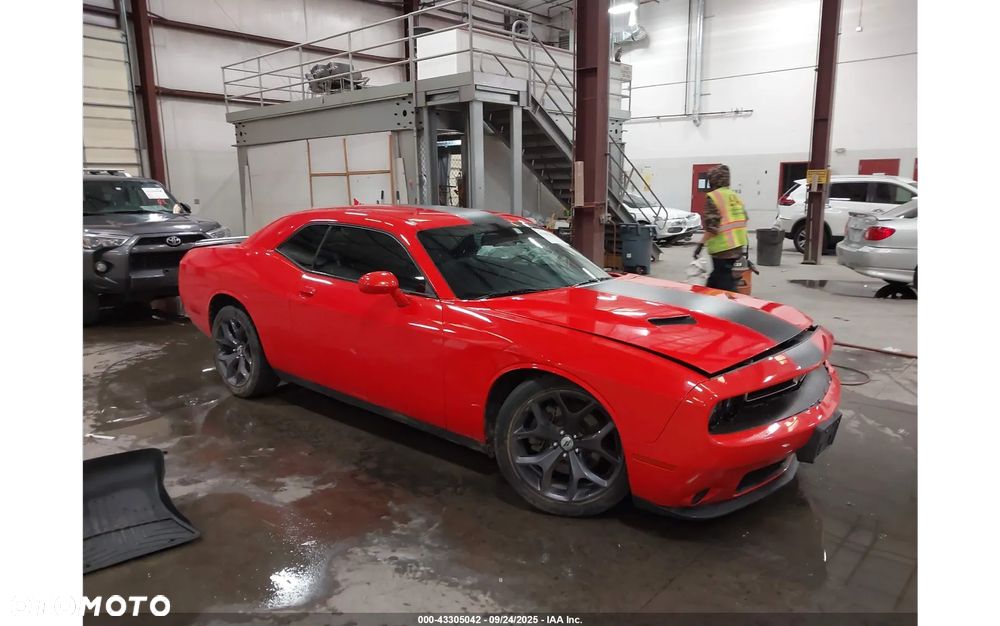 Dodge Challenger - 2