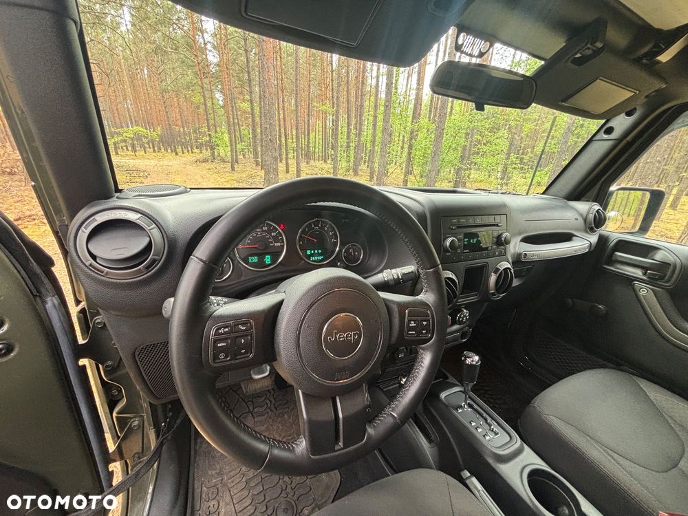 Jeep Wrangler - 8