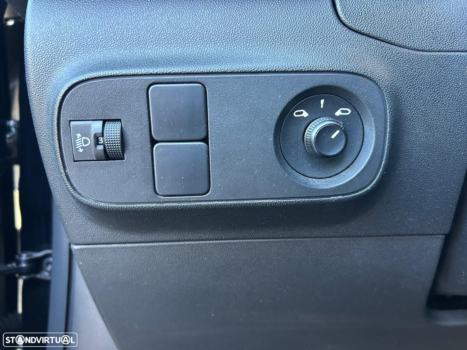 Citroën C3 1.2 PureTech Shine - 36