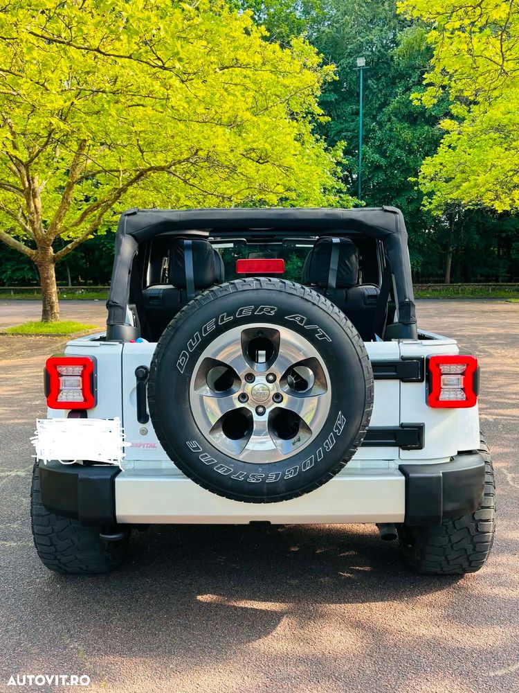 Jeep Wrangler - 12