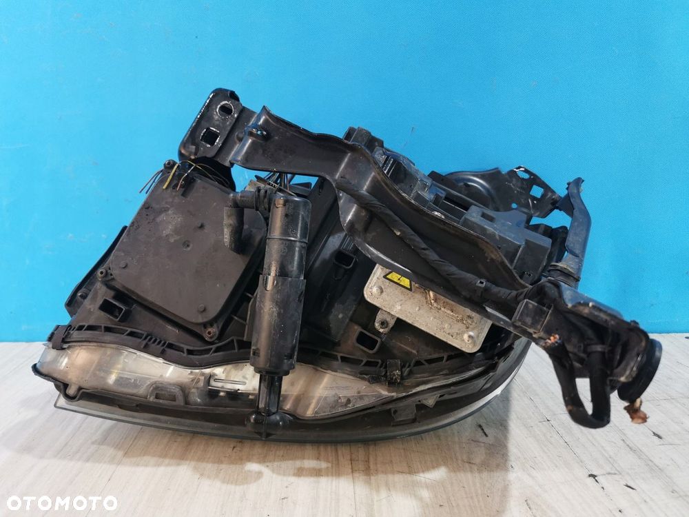 Mercedes C-Klasa W204 lift lampa prawa reflektor Bi-xenon skrętna komplet - 4