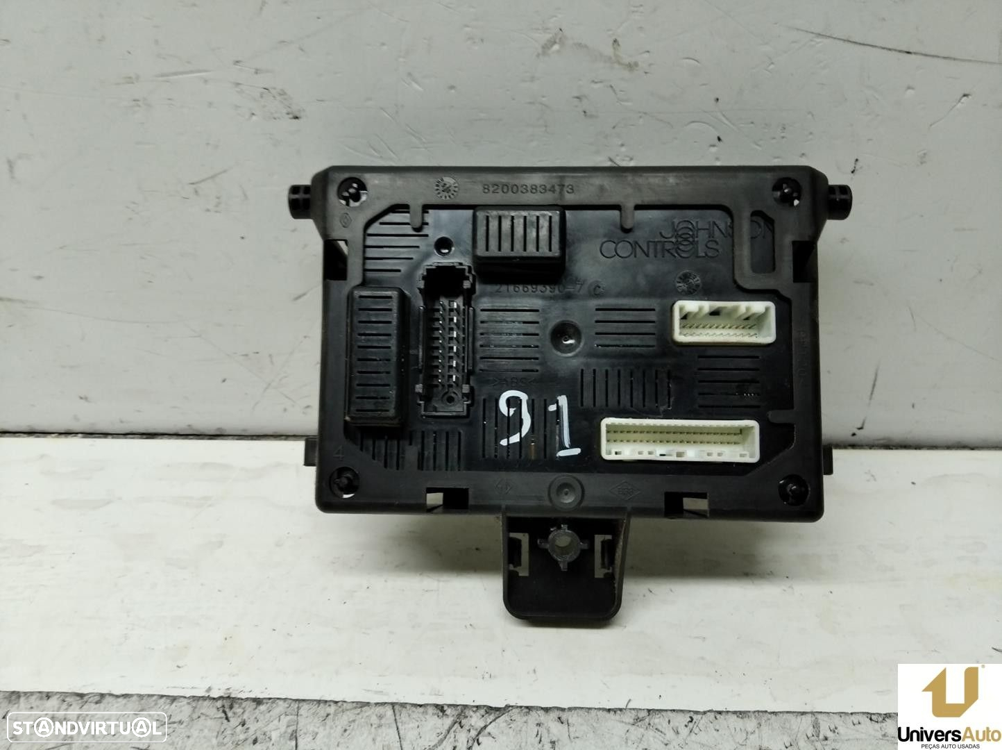 CAIXA RELÉS / FUSÍVEIS RENAULT CLIO II 2006 -8200525391 - 2