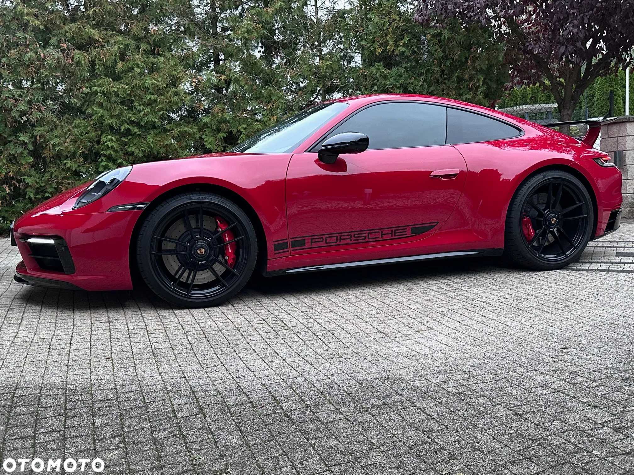 Porsche 911 Carrera GTS - 6
