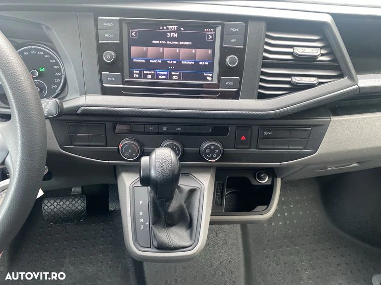 Volkswagen Multivan - 17