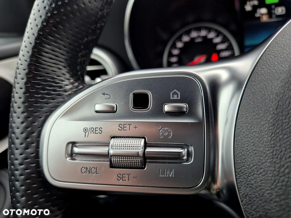 Mercedes-Benz GLC - 17