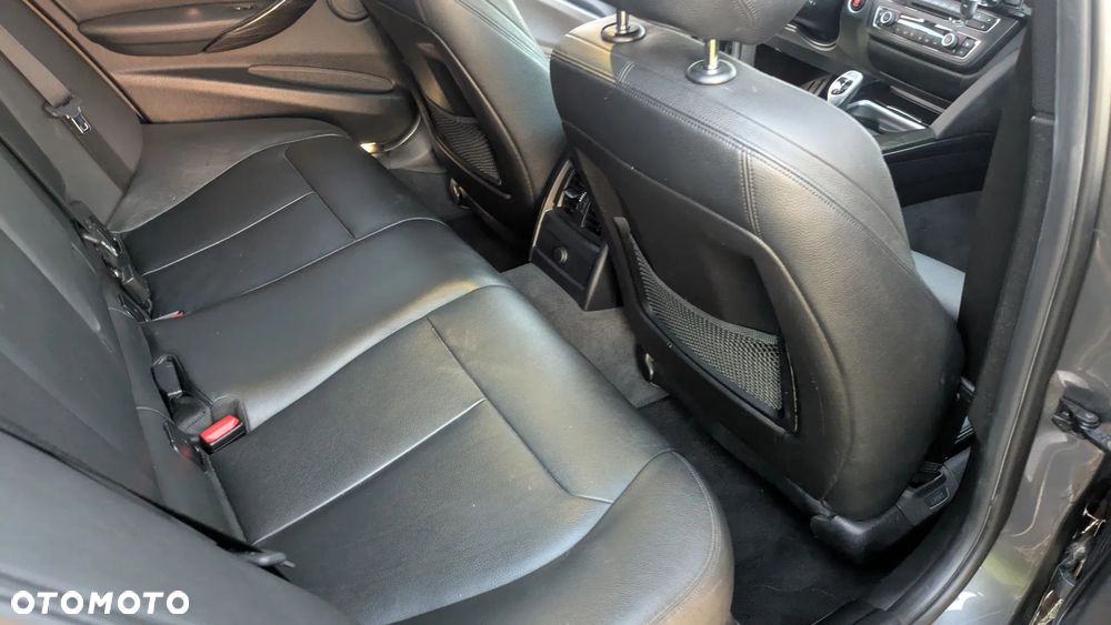 BMW Seria 3 - 33