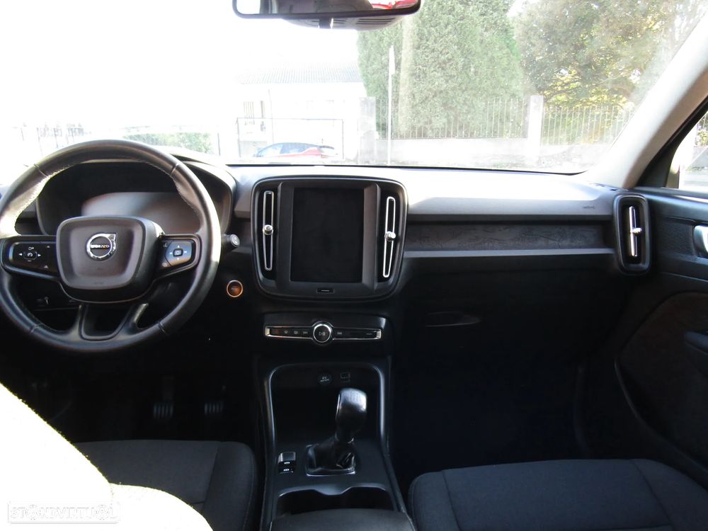 Volvo XC 40 1.5 T2 Momentum - 20