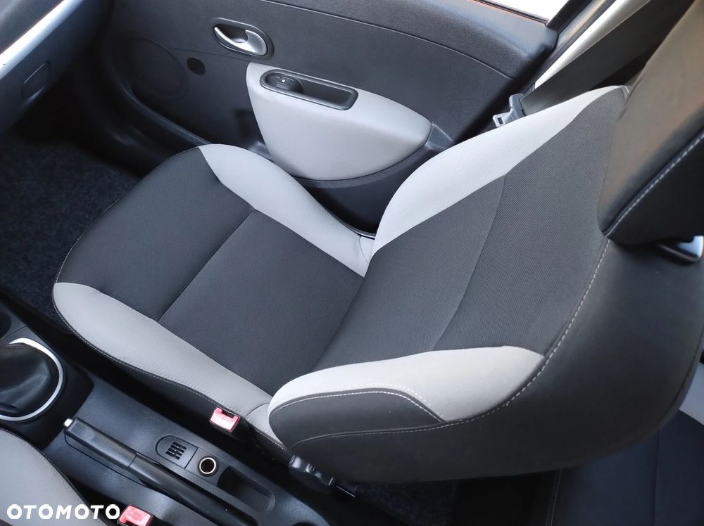 Renault Clio 1.2 16V 75 Dynamique - 32