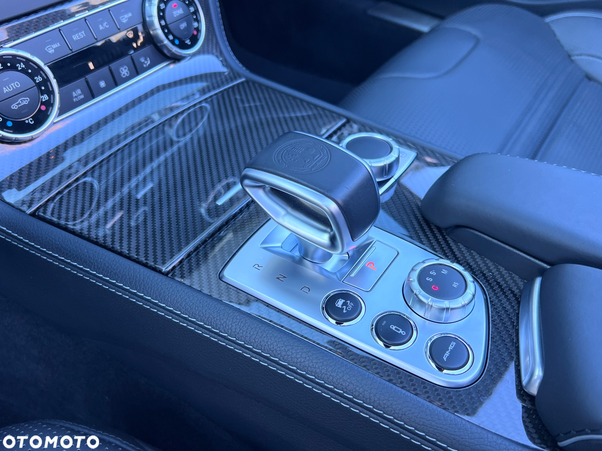 Mercedes-Benz SL 63 AMG AMG Speedshift MCT 7-Gang Sportgetriebe AMG Performance Package - 30