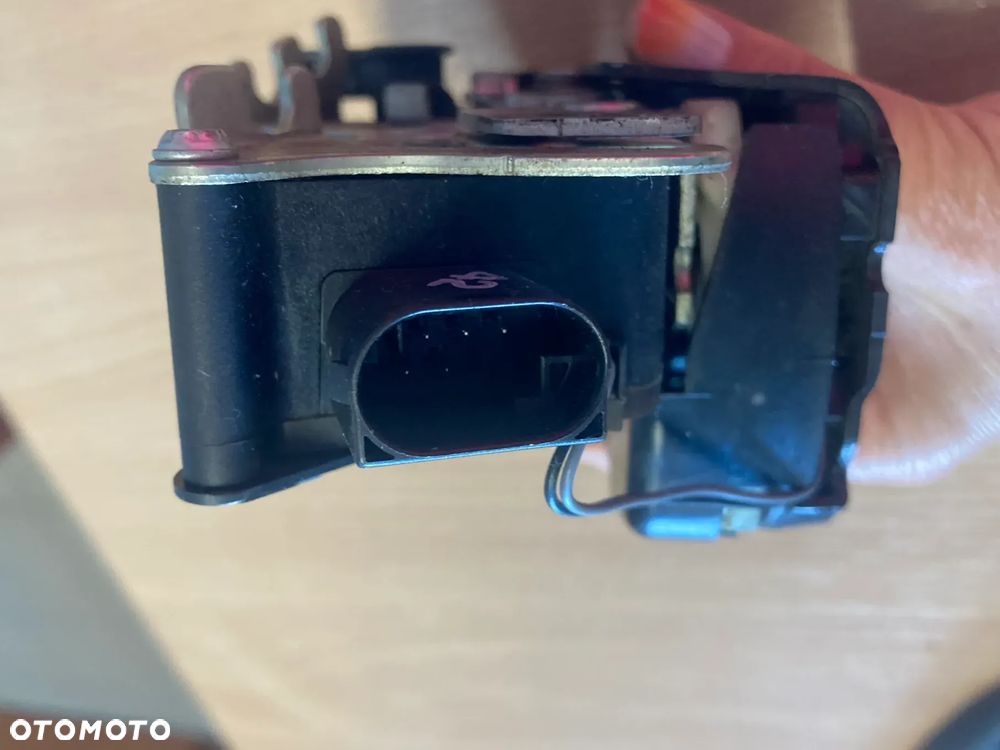 Zamek mercedes vito W639  a2c53016762 , 456208004003 A6397300735 - 6