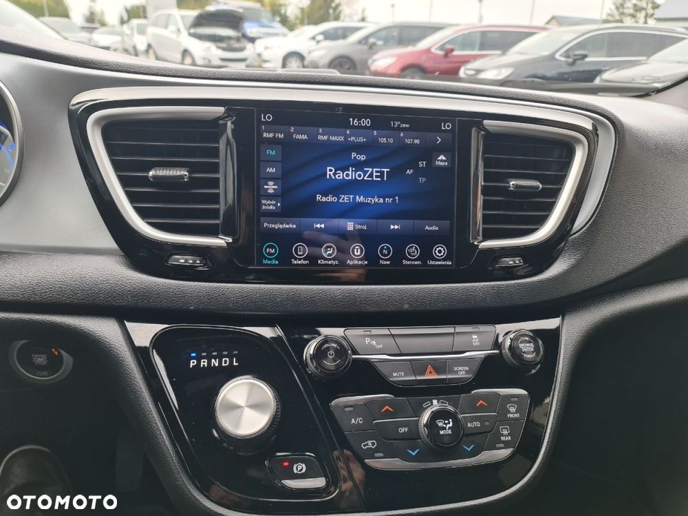 Chrysler Pacifica - 26