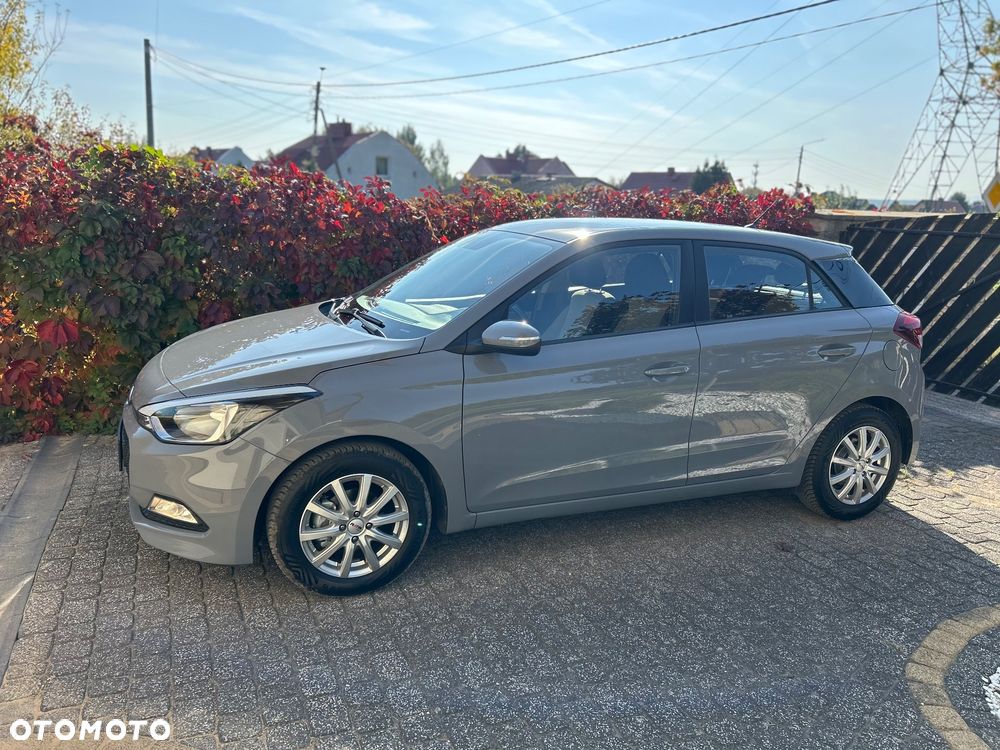 Hyundai i20 1.2 Trend - 11
