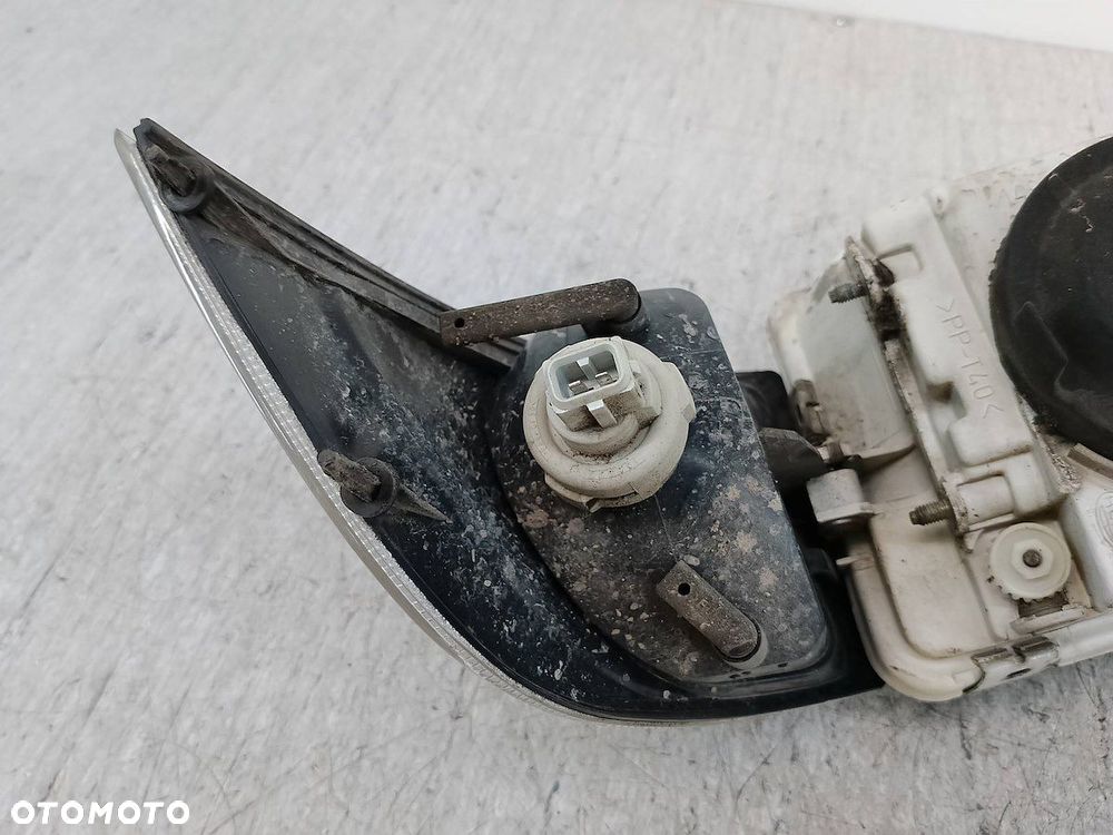 LAMPA PRZÓD PRAWA VOLVO V40 ( 95-04 ) 1AG247002-02  30899879 - 5