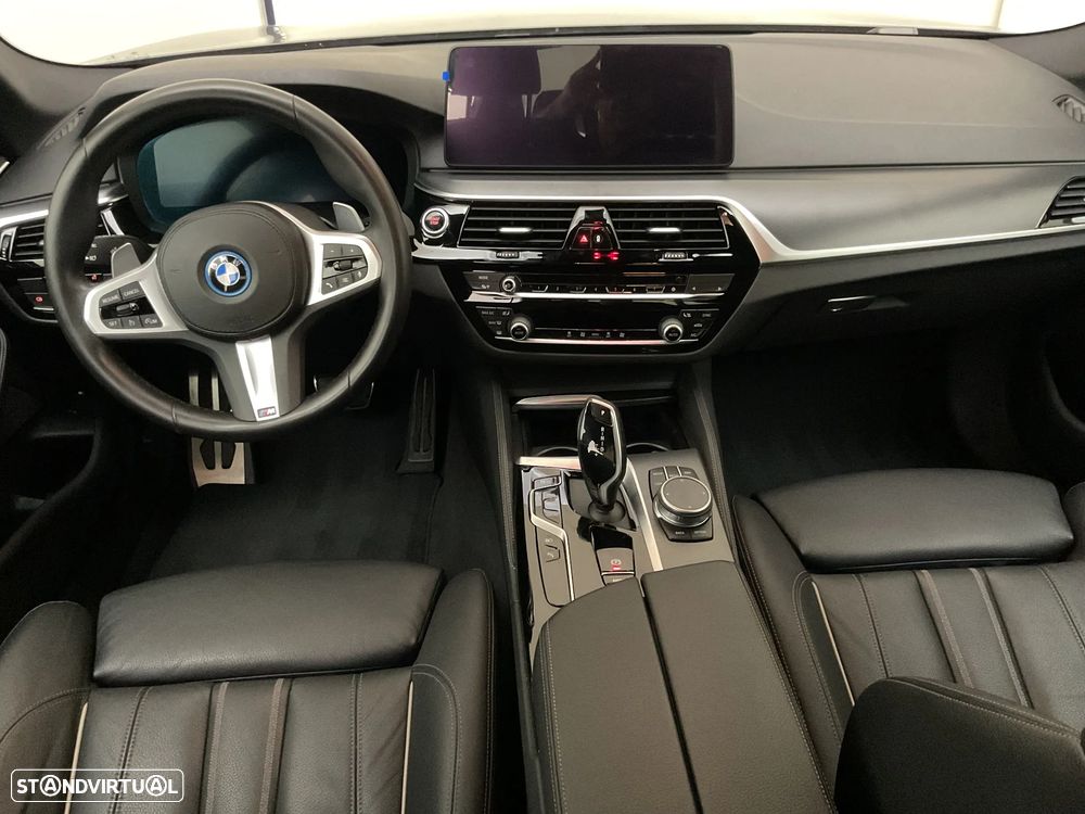 BMW 530 e Pack Desportivo M - 22
