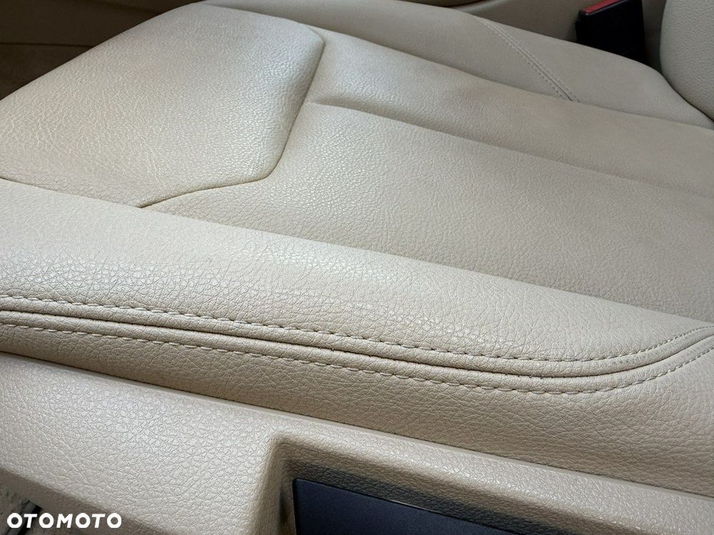 BMW Seria 3 320i Luxury Line - 21