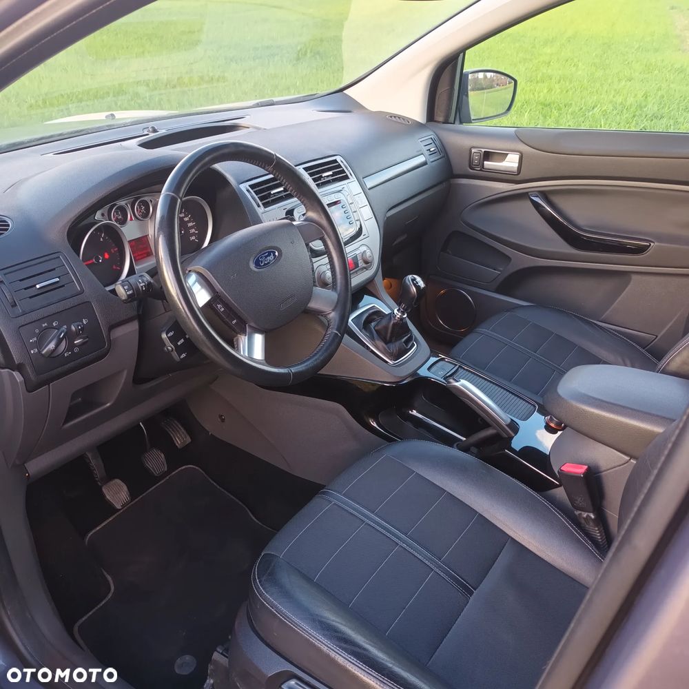 Ford Kuga 2.0 TDCi 2x4 Titanium - 3