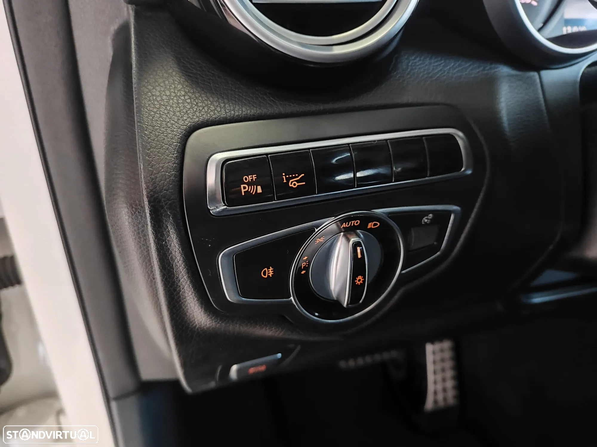 Mercedes-Benz GLC 220 d 4Matic 9G-TRONIC AMG Line - 27