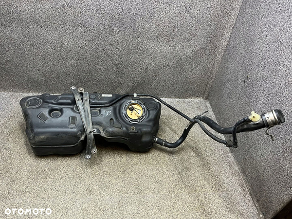 Bak zbiornik pompa pompka wlew paliwa BMW F25 X3 3.0 D N57 2.0 D N47