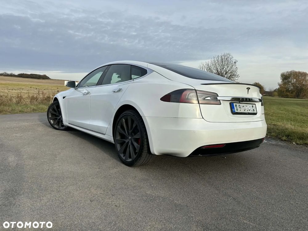 Tesla Model S Performance - 3