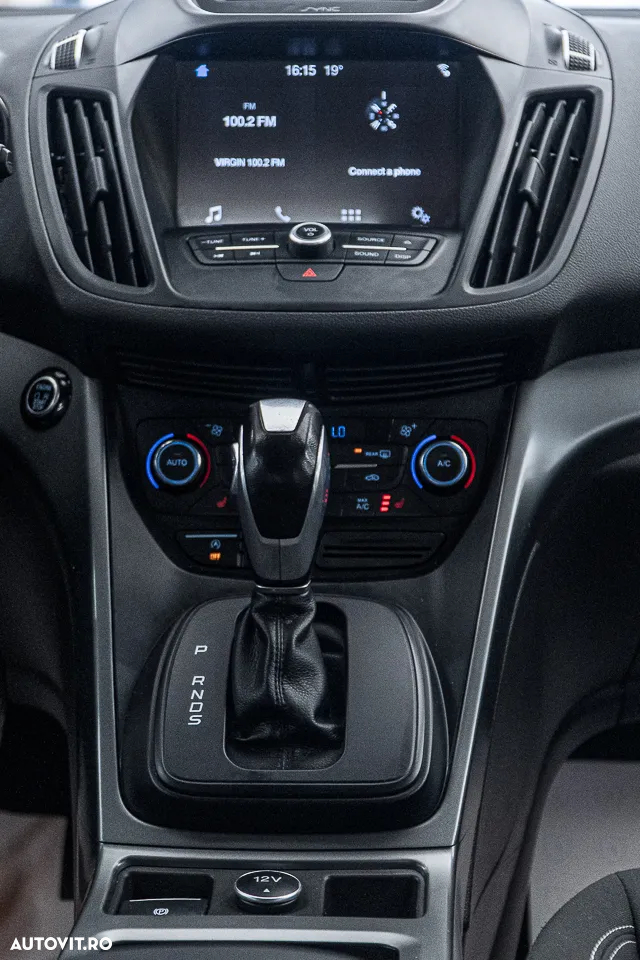 Ford Kuga 2.0 TDCi 4WD Powershift Titanium - 4