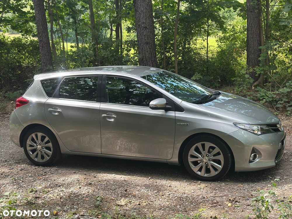 Toyota Auris 1.8 HSD Luna - 1