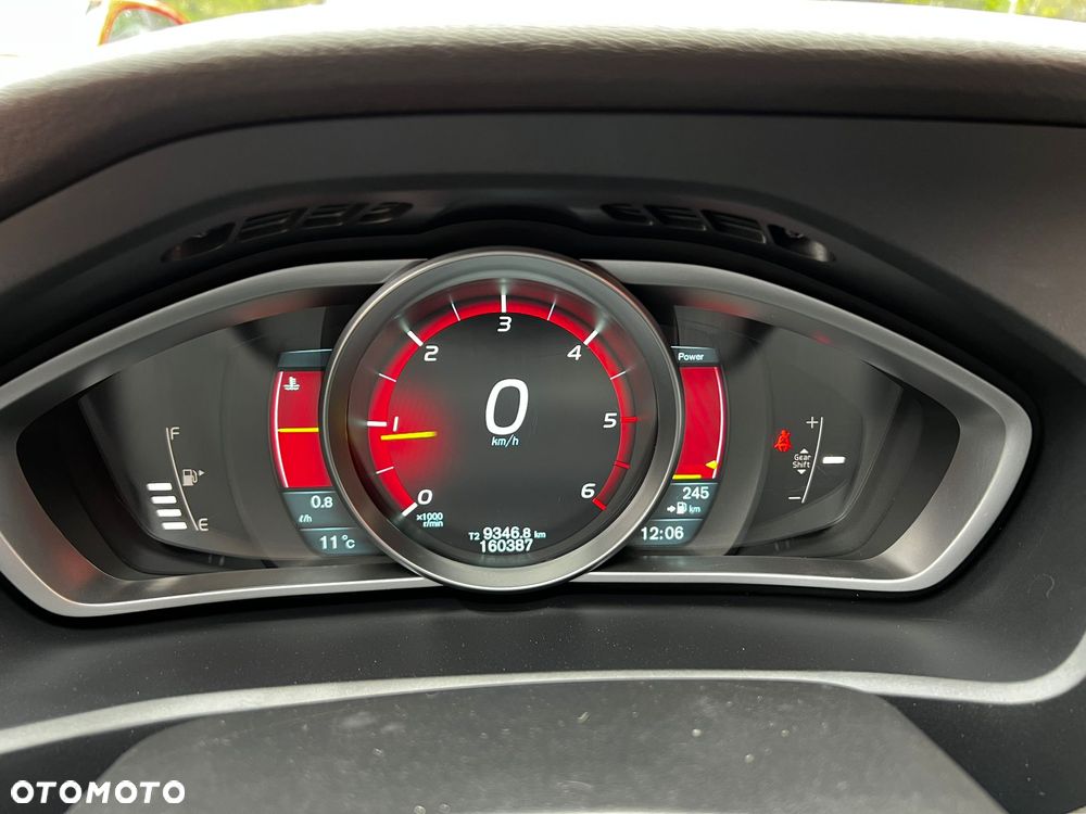 Volvo V40 D2 Summum - 29