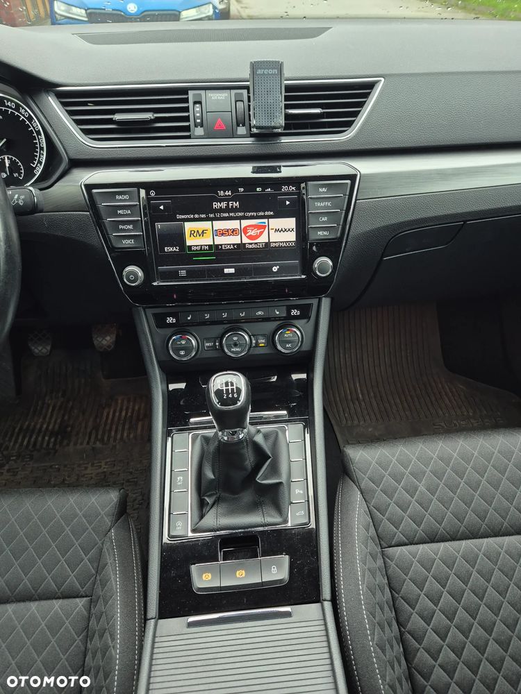 Skoda Superb 2.0 TDI Ambition - 21