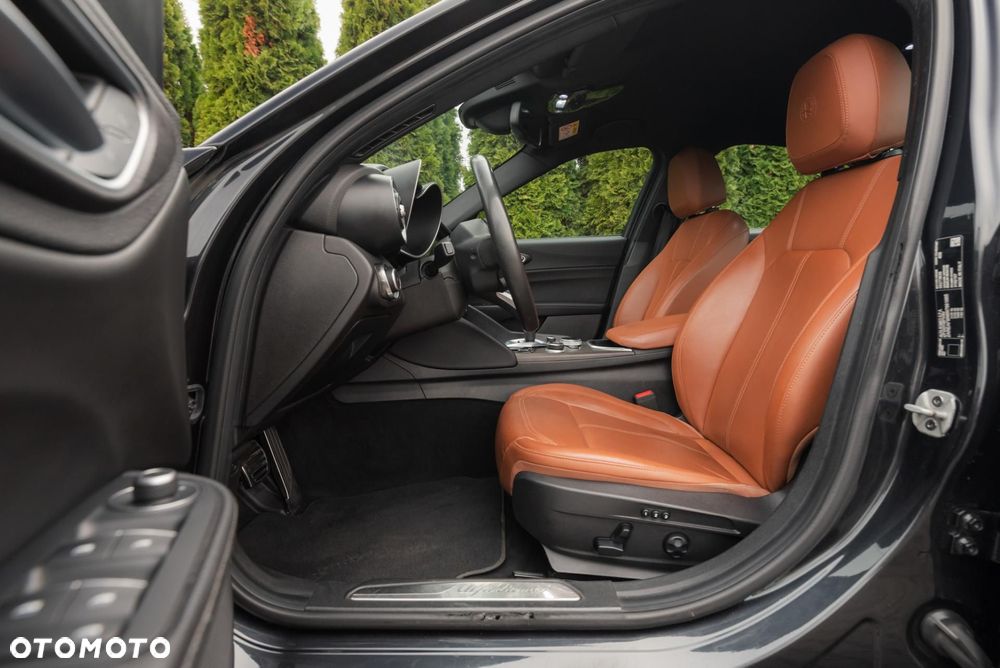 Alfa Romeo Giulia - 13