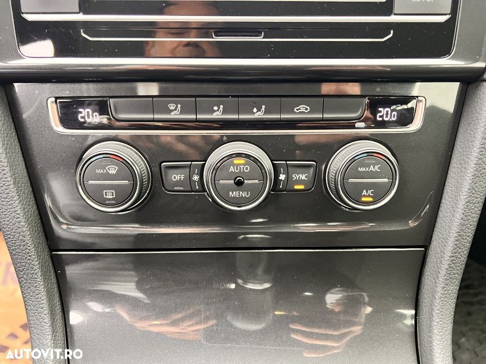 Volkswagen Golf - 15