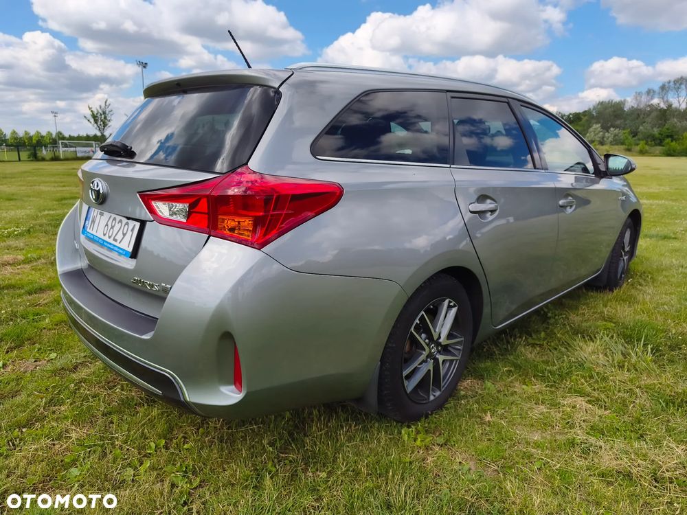 Toyota Auris 1.8 HSD Luna - 4