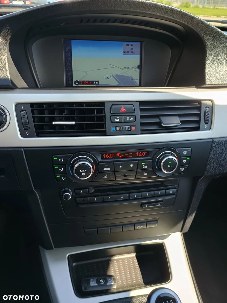 BMW Seria 3 318d Luxury Line - 12