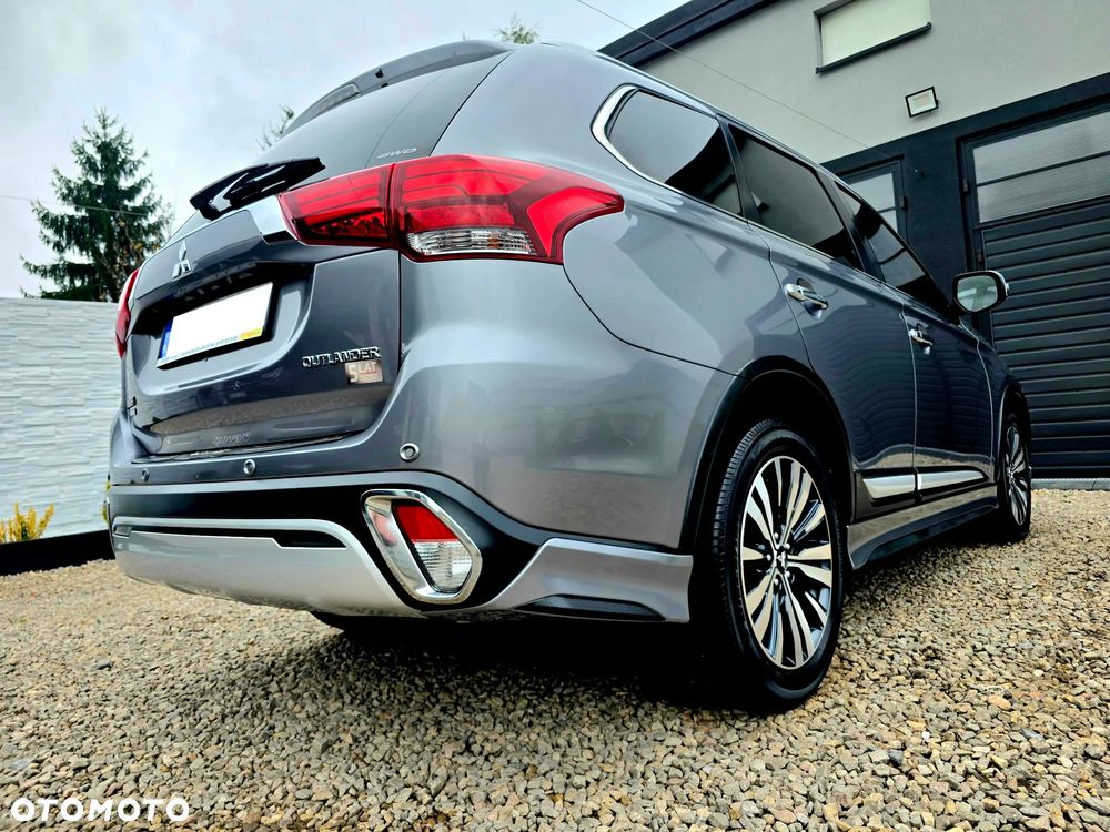Mitsubishi Outlander 2.0 Instyle + 4WD CVT - 15