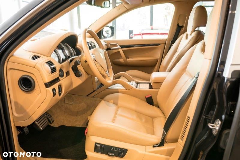 Porsche Cayenne - 7
