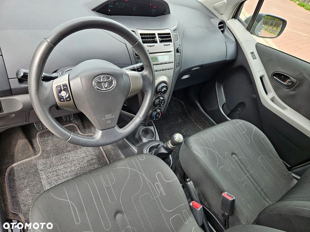 Toyota Yaris 1.0 VVT-i Life - 9
