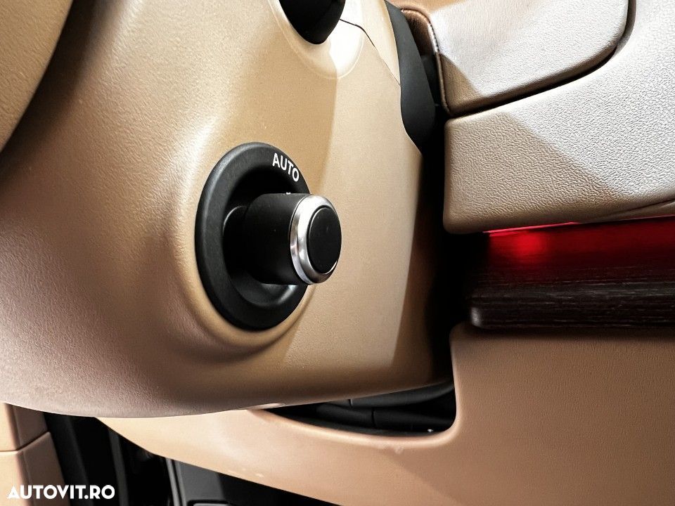 Land Rover Range Rover - 24
