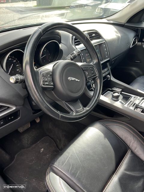 Jaguar F-Pace 2.0 i4D Portfolio Aut. - 12