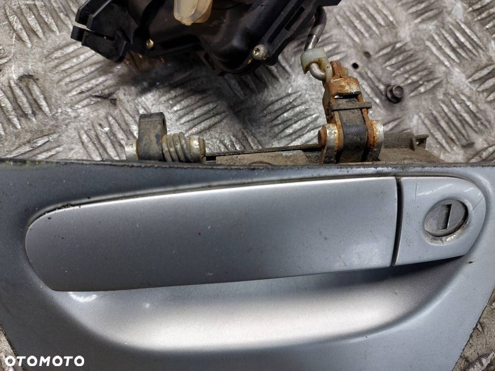 ZAMEK DRZWI LEWY PRZÓD + KLAMKA ZEWNĘTRZNA AUDI A6 C5 4B1837885 LY7W - 6