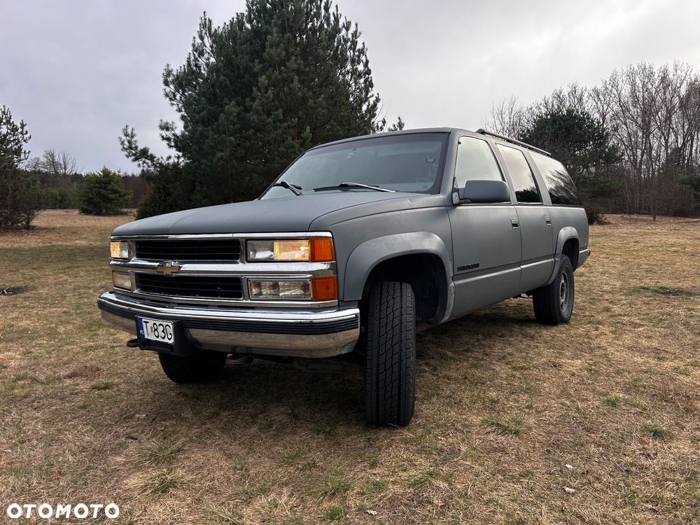 Chevrolet Suburban - 1