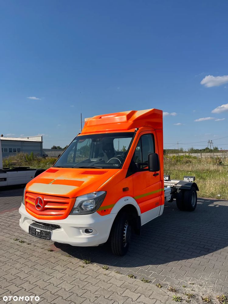 Mercedes-Benz Sprinter - 2