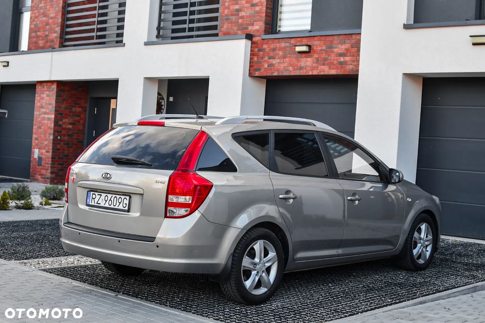 Kia Ceed 1.6 Crdi Comfort + - 4