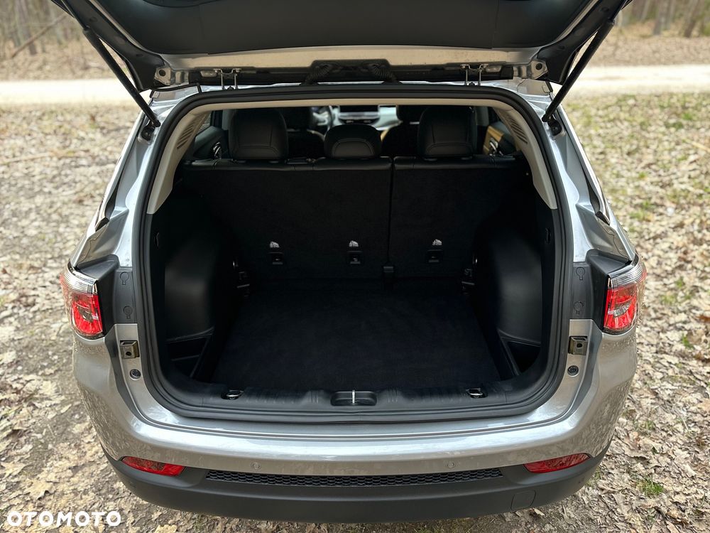 Jeep Compass - 18