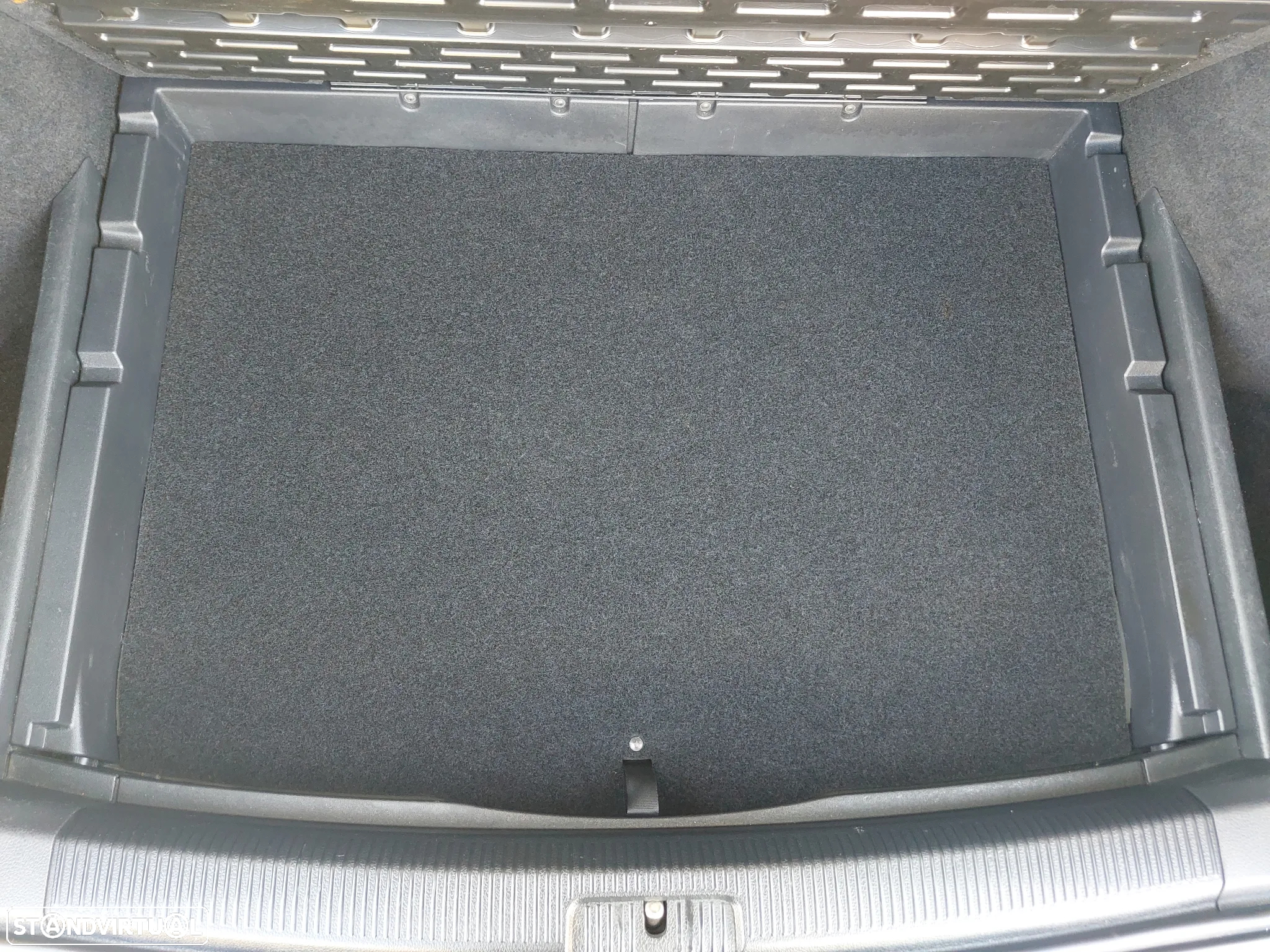 VW Golf Variant 1.6 TDi Confortline - 29